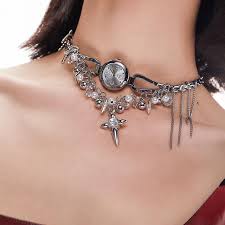 Vintage-Inspired Silver 5 Clock Choker & Heart Pendant