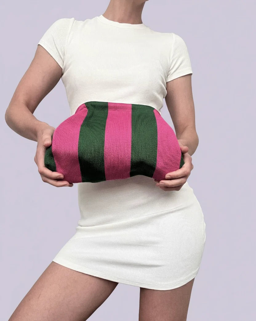 Retro Kisslock Knit Clutch Bag – Roomy, Soft & Stylish