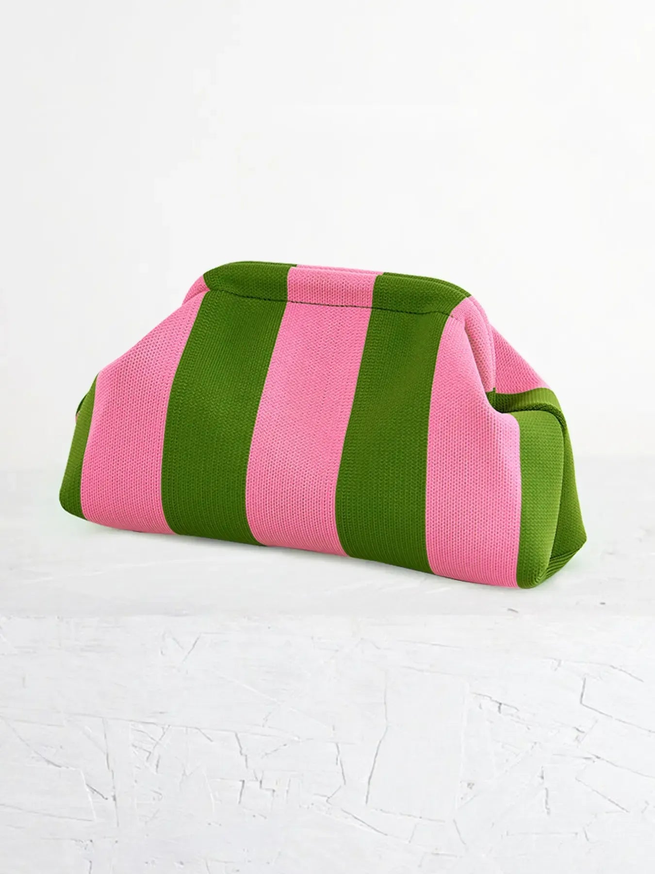 Retro Kisslock Knit Clutch Bag – Roomy, Soft & Stylish